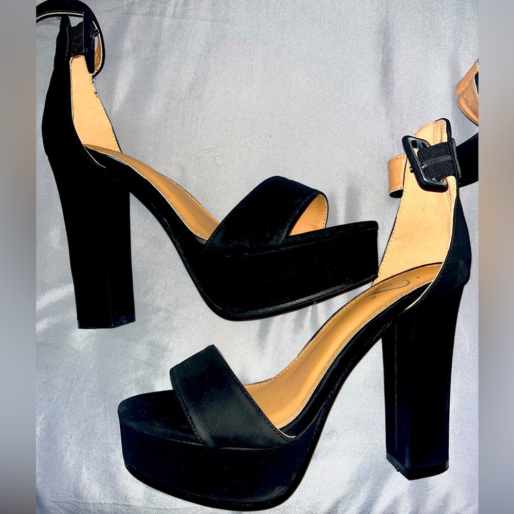 Black Windsor heels